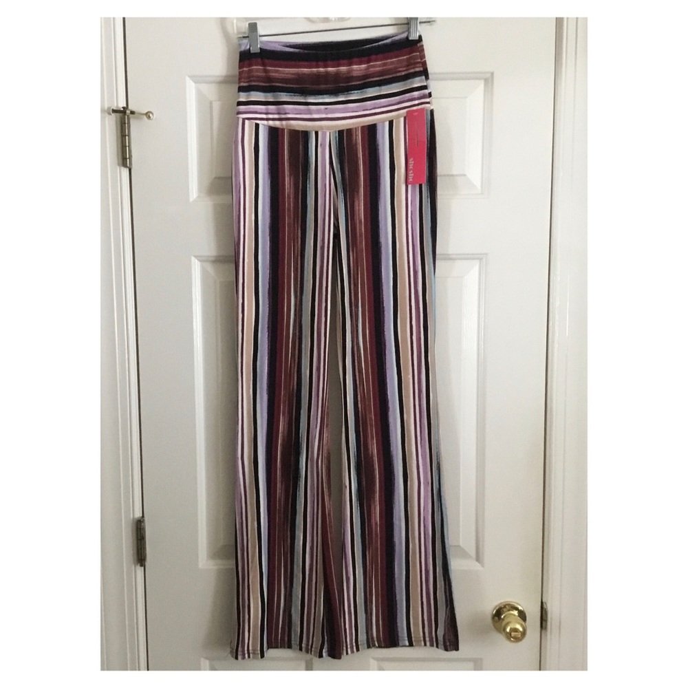 3/$15 NWT SHOSHO stripe bell flare bottom leggings M